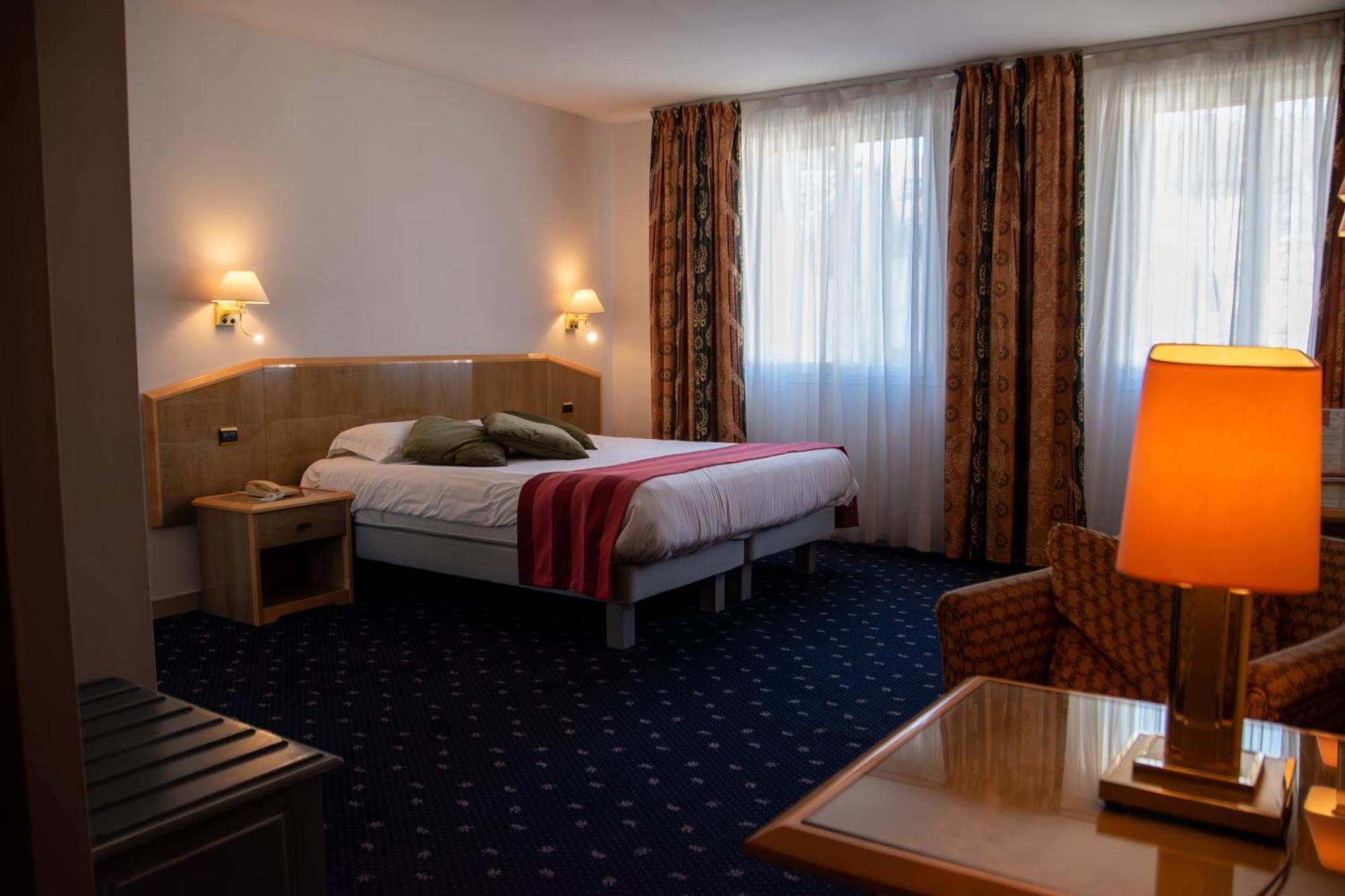 Logis Le Saint Nicolas Bar-sur-Aube Zewnętrze zdjęcie