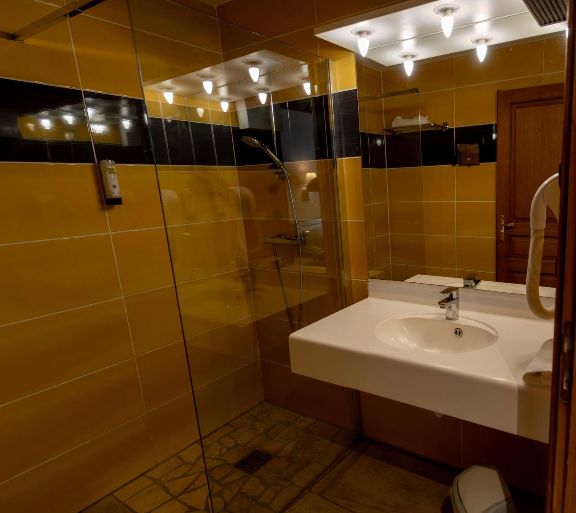 Logis Le Saint Nicolas Bar-sur-Aube Zewnętrze zdjęcie
