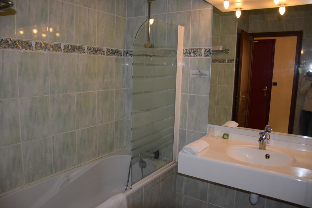 Logis Le Saint Nicolas Bar-sur-Aube Zewnętrze zdjęcie