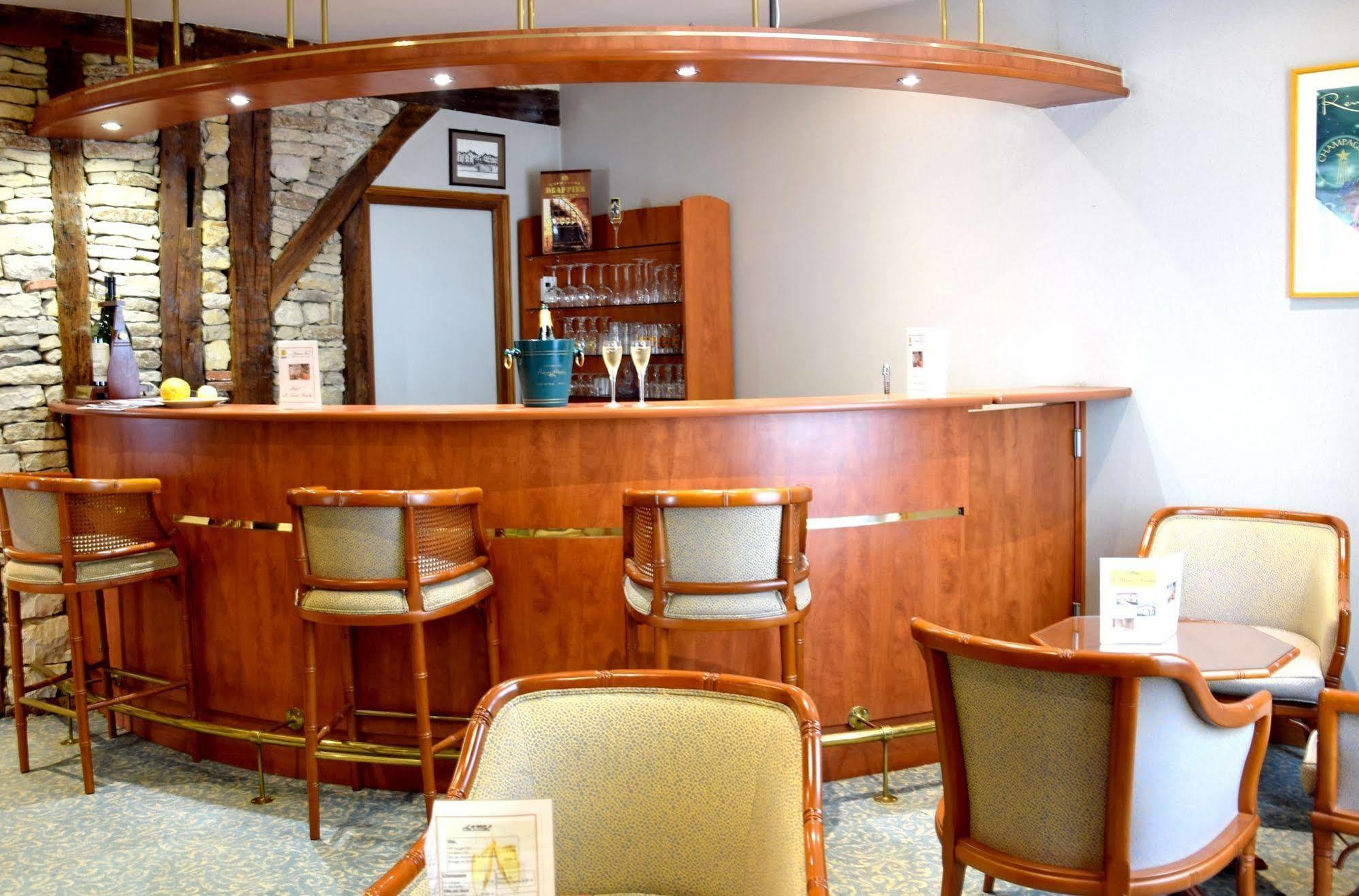Logis Le Saint Nicolas Bar-sur-Aube Zewnętrze zdjęcie