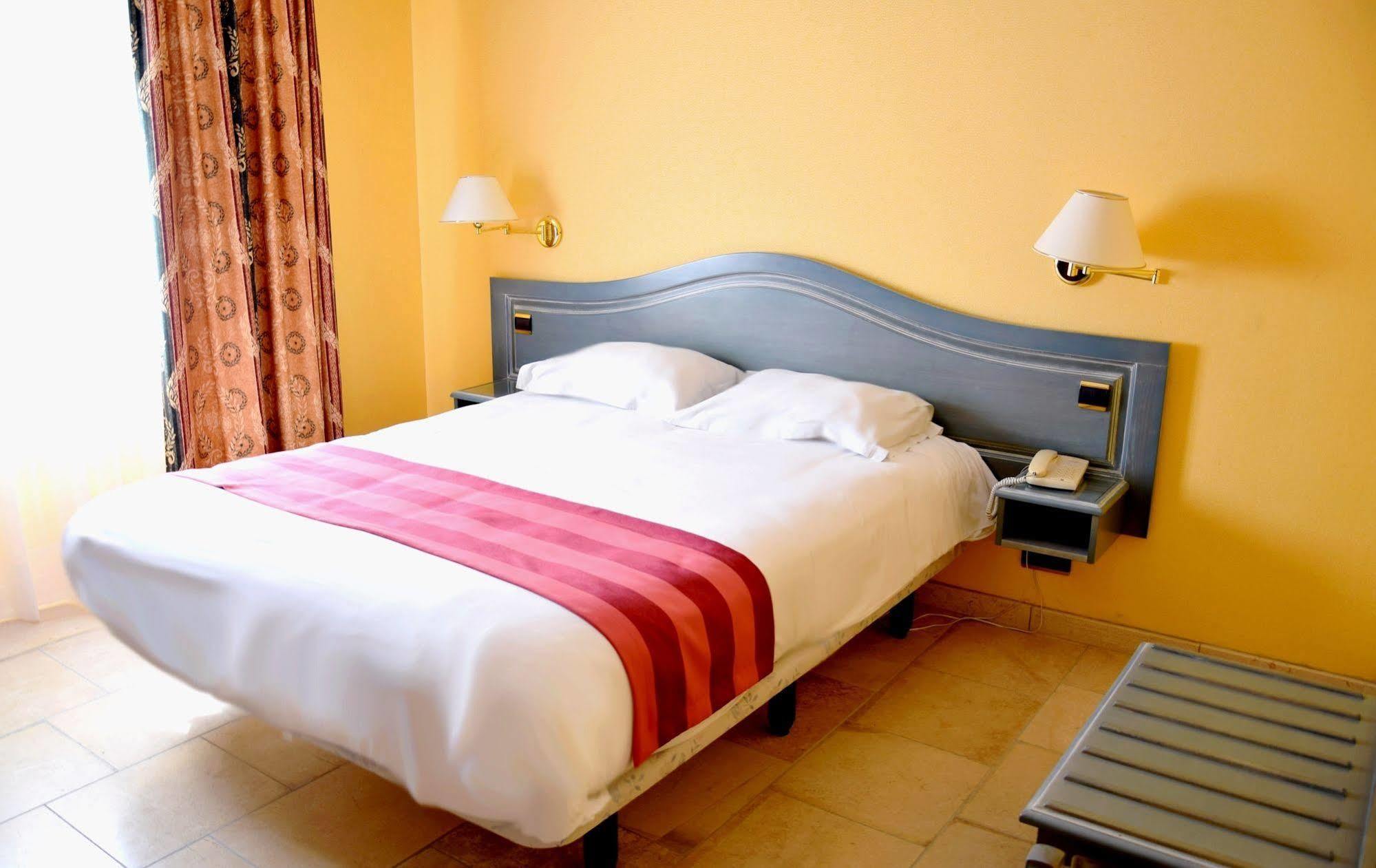 Logis Le Saint Nicolas Bar-sur-Aube Zewnętrze zdjęcie