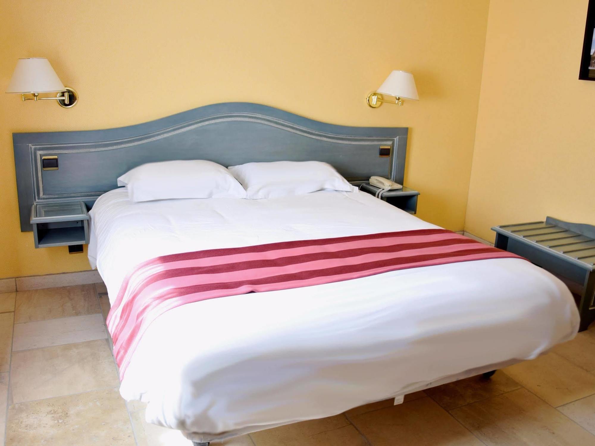 Logis Le Saint Nicolas Bar-sur-Aube Zewnętrze zdjęcie