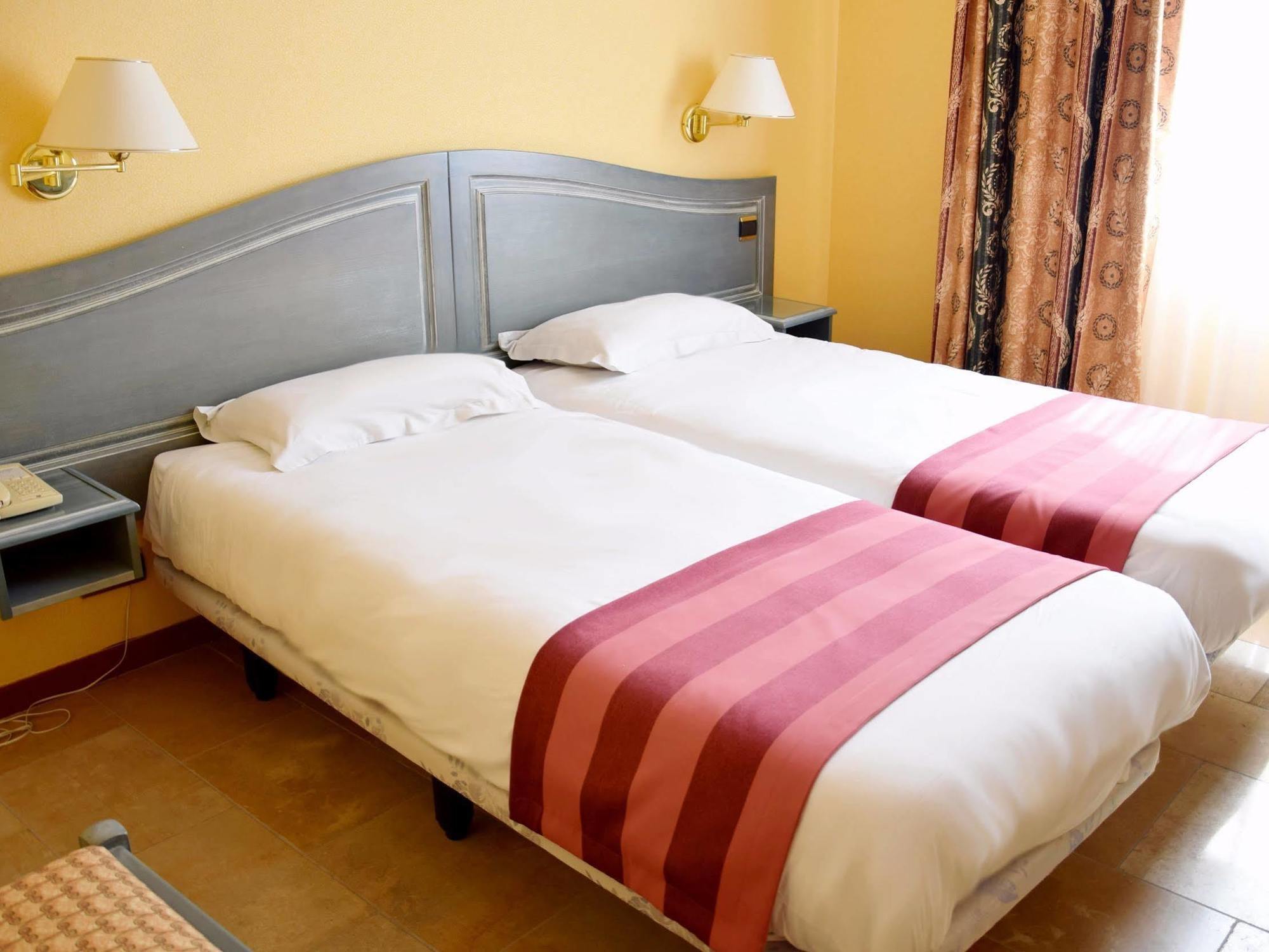 Logis Le Saint Nicolas Bar-sur-Aube Zewnętrze zdjęcie